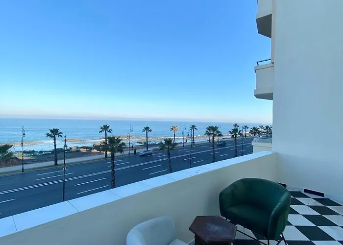 Beachfront Apartment - Luxury